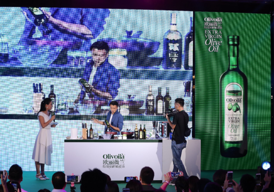 谢霆锋助力欧丽薇兰橄榄油，惊喜现身沃尔玛8.8购物节