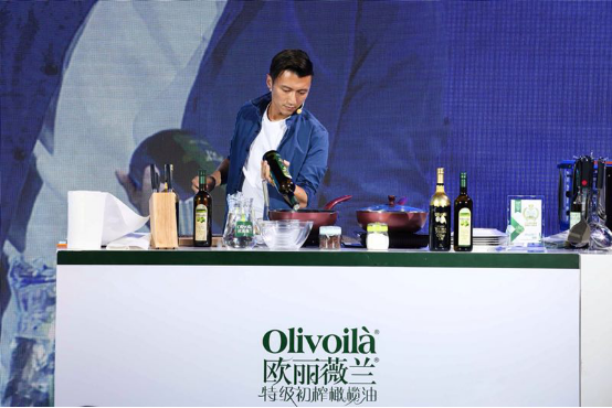 谢霆锋助力欧丽薇兰橄榄油，惊喜现身沃尔玛8.8购物节
